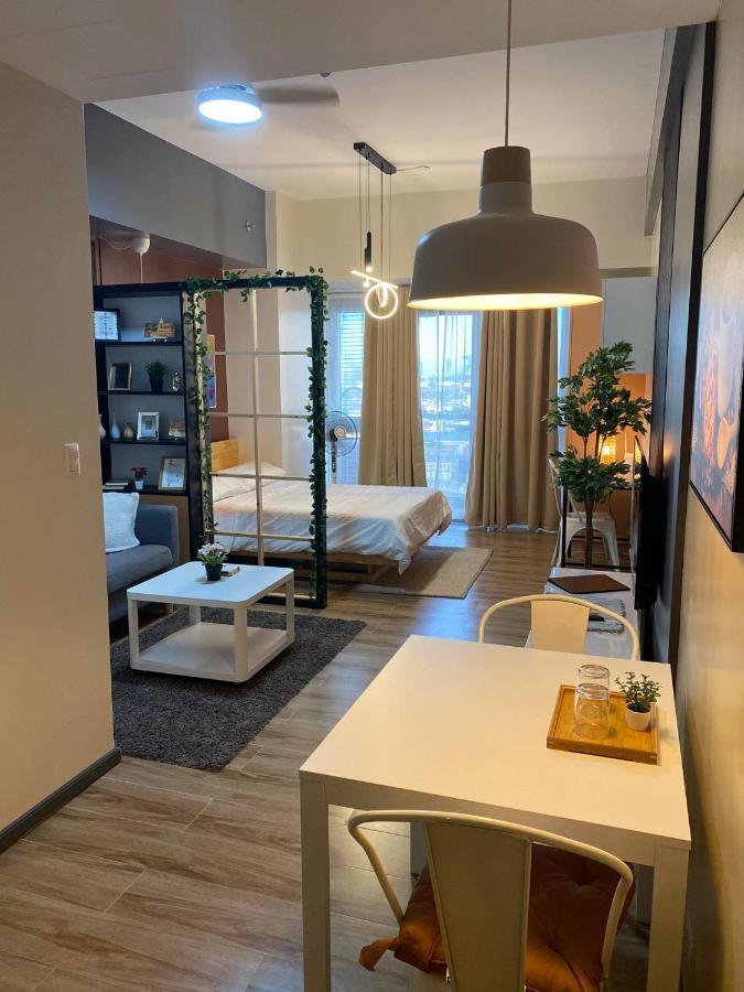 81 Newport C5 10I Balcony & Pool Across Naia T3 Aparthotel Pasay Exterior photo
