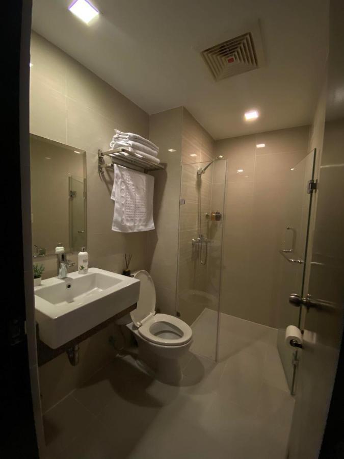 81 Newport C5 10I Balcony & Pool Across Naia T3 Aparthotel Pasay Exterior photo