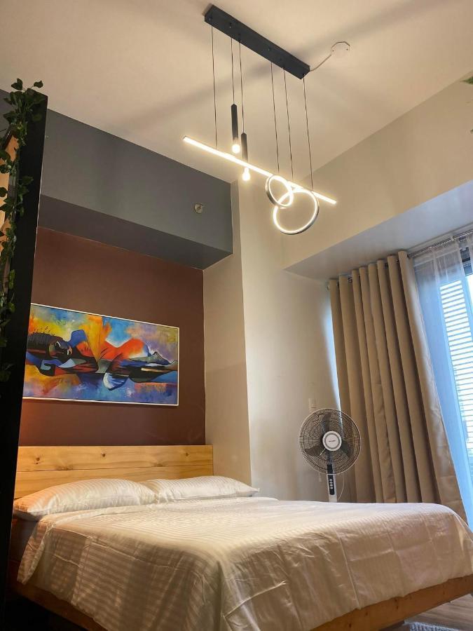 81 Newport C5 10I Balcony & Pool Across Naia T3 Aparthotel Pasay Exterior photo