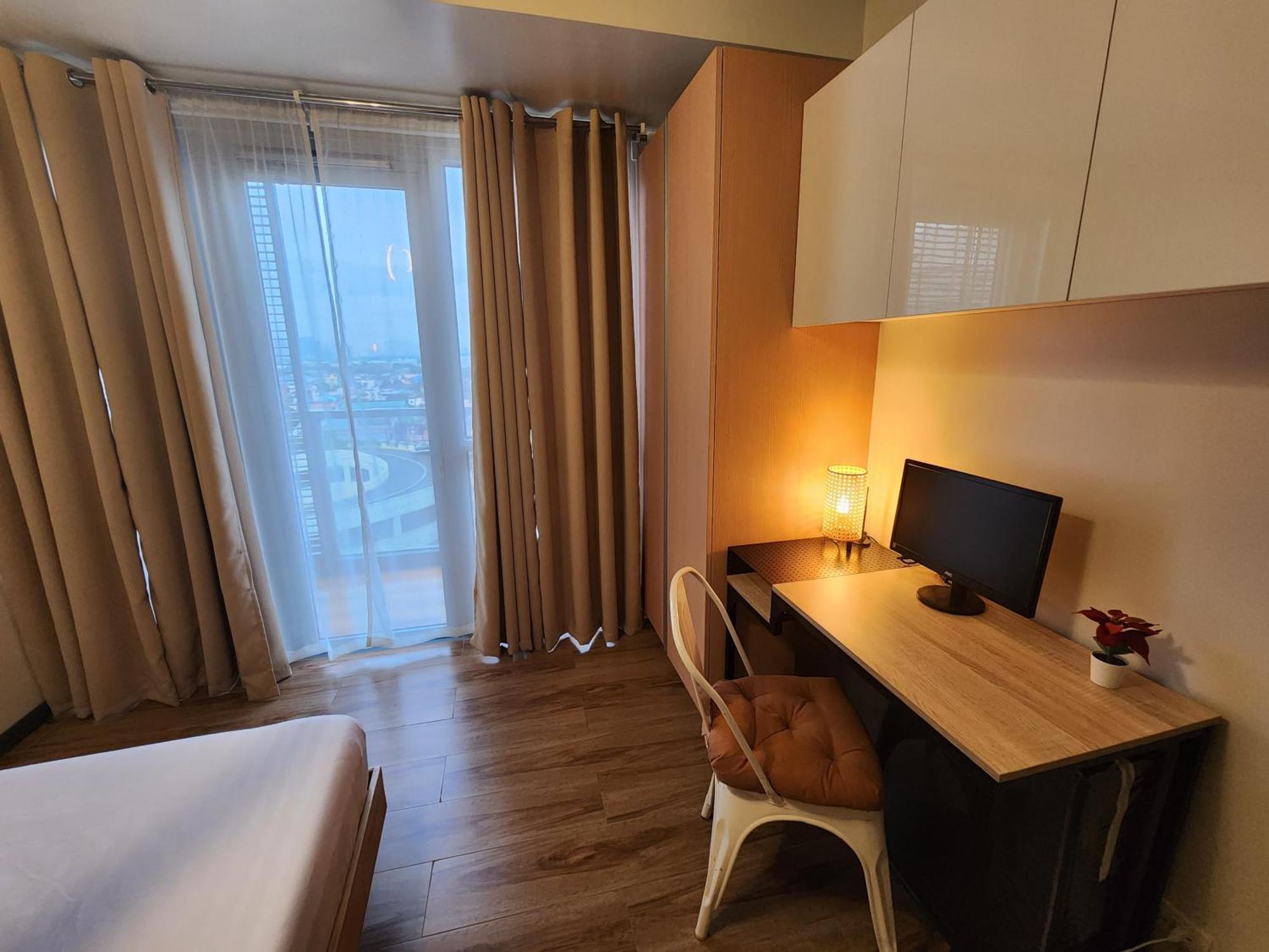 81 Newport C5 10I Balcony & Pool Across Naia T3 Aparthotel Pasay Exterior photo