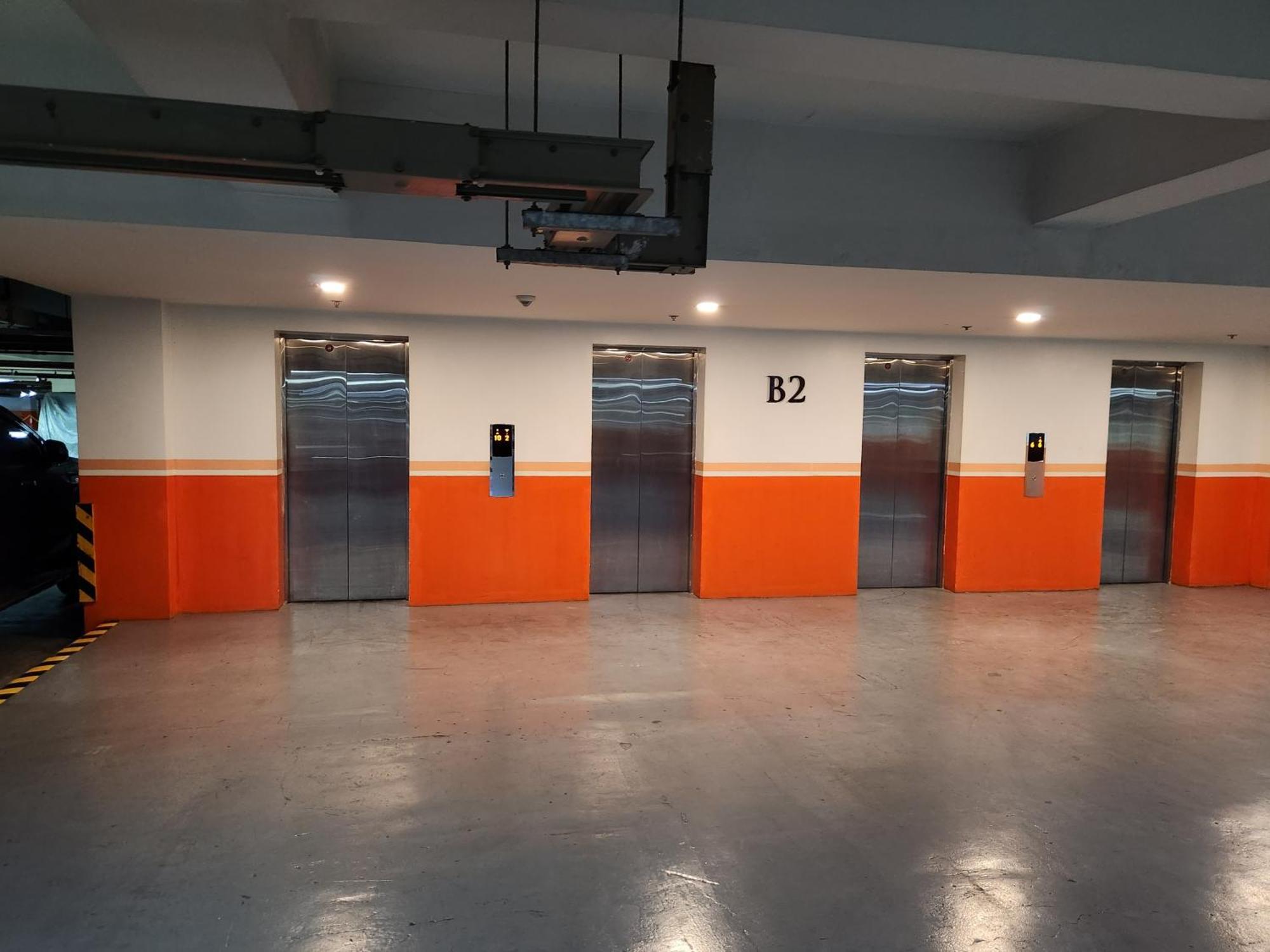 81 Newport C5 10I Balcony & Pool Across Naia T3 Aparthotel Pasay Exterior photo