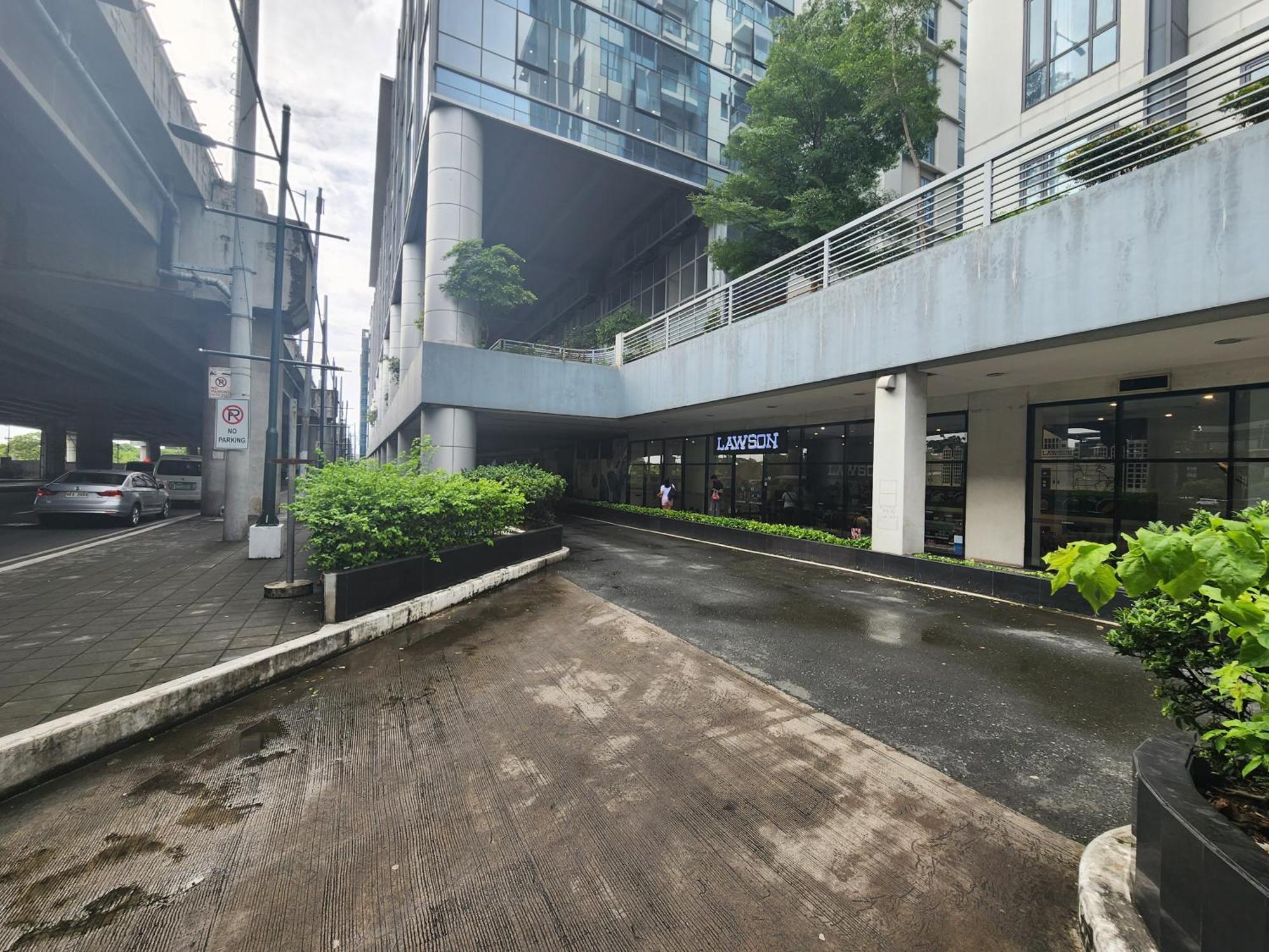 81 Newport C5 10I Balcony & Pool Across Naia T3 Aparthotel Pasay Exterior photo